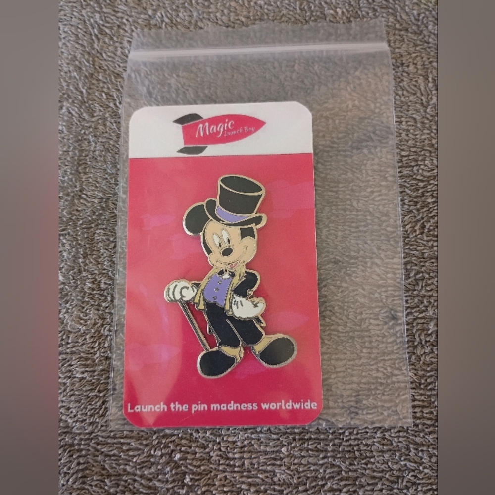 RARE PINS DISNEY DISNEYLAND PARIS : MICKEY MOUSE GALA